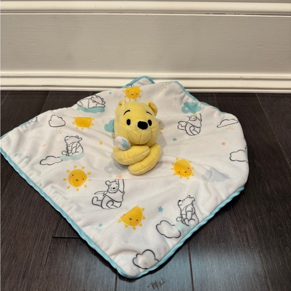 NWOT Disney Winnie the Pooh Bear Infant Baby Toddler Plush Toy Blanket Lovey - Picture 1 of 4
